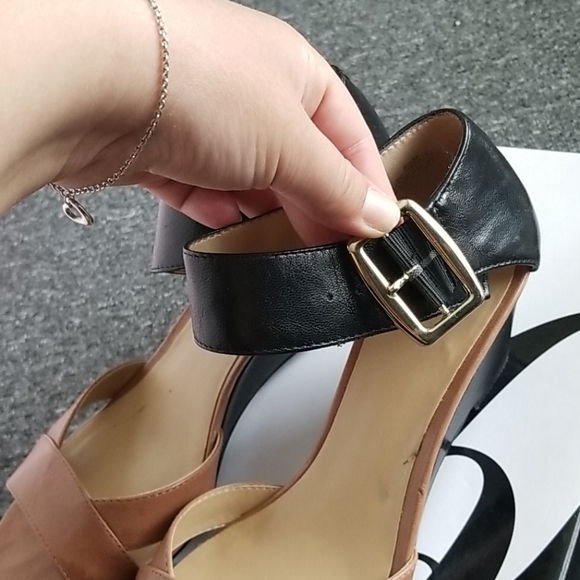 Black and tan wedges - Picture 3 of 6